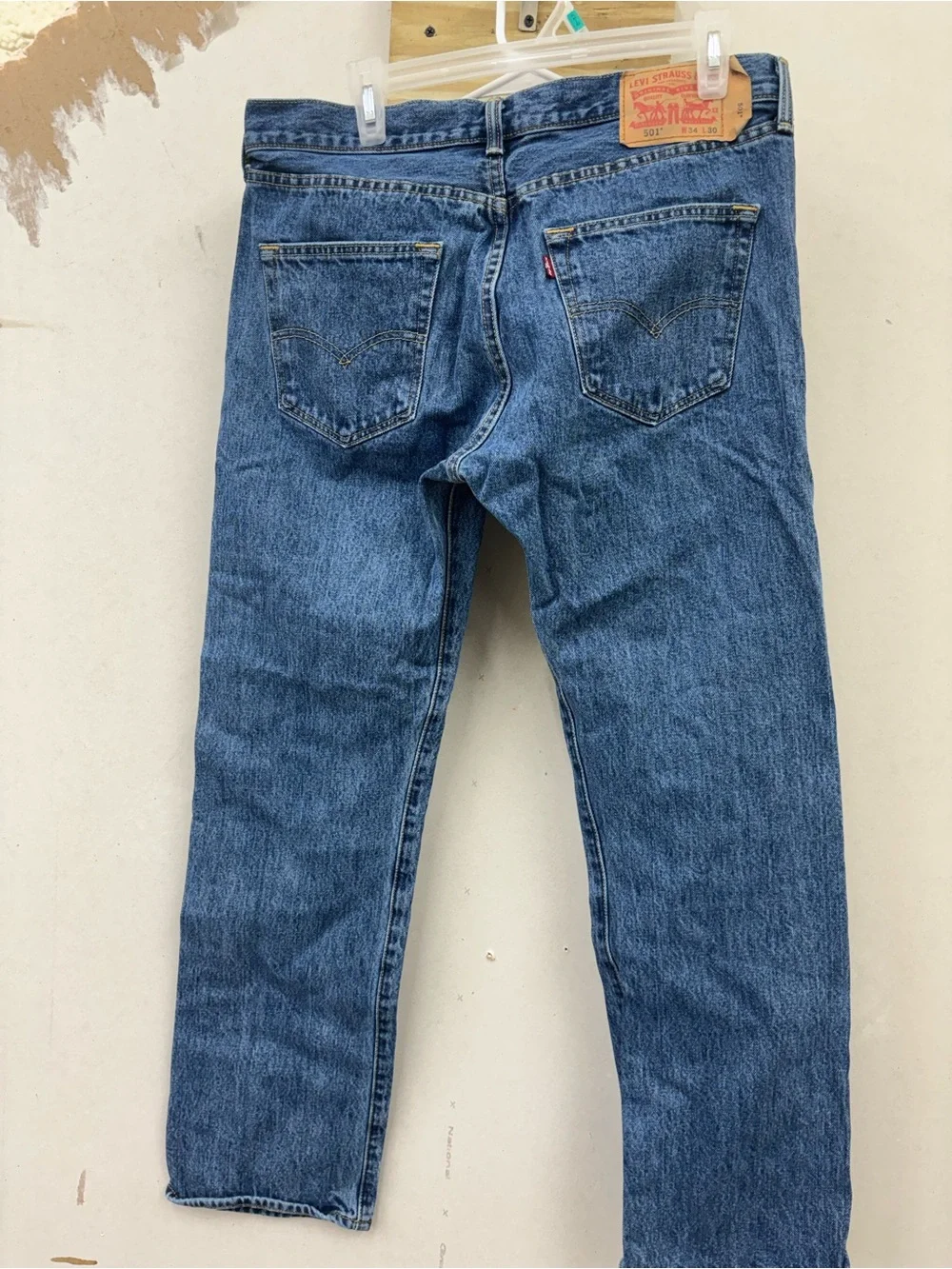 Vtg Levi’s 501 button fly jeans size 34X30 (0193)